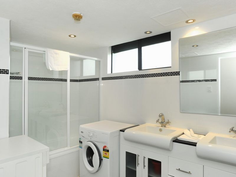 4E/969 Gold Coast Highway, Palm Beach QLD 4221