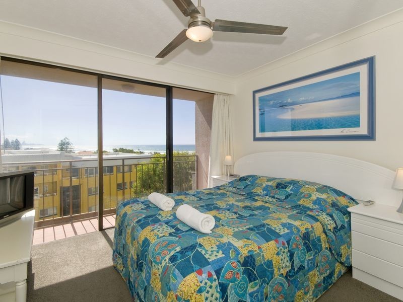 4e/973 Gold Coast Highway, Palm Beach QLD 4221