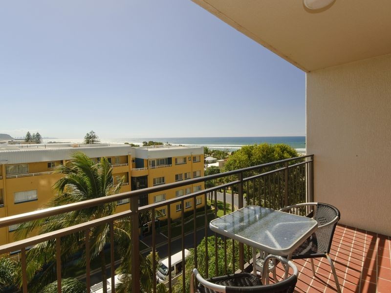 4e/973 Gold Coast Highway, Palm Beach QLD 4221