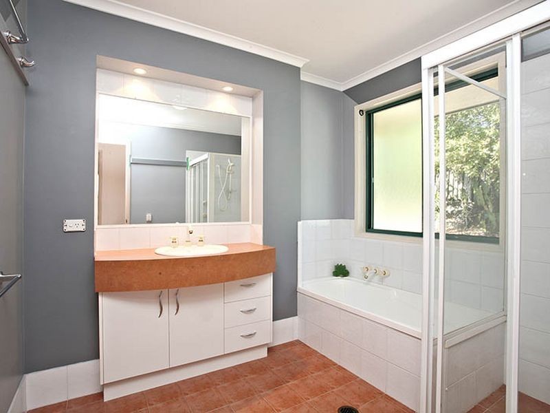 49 Saffron Street, Elanora QLD 4221