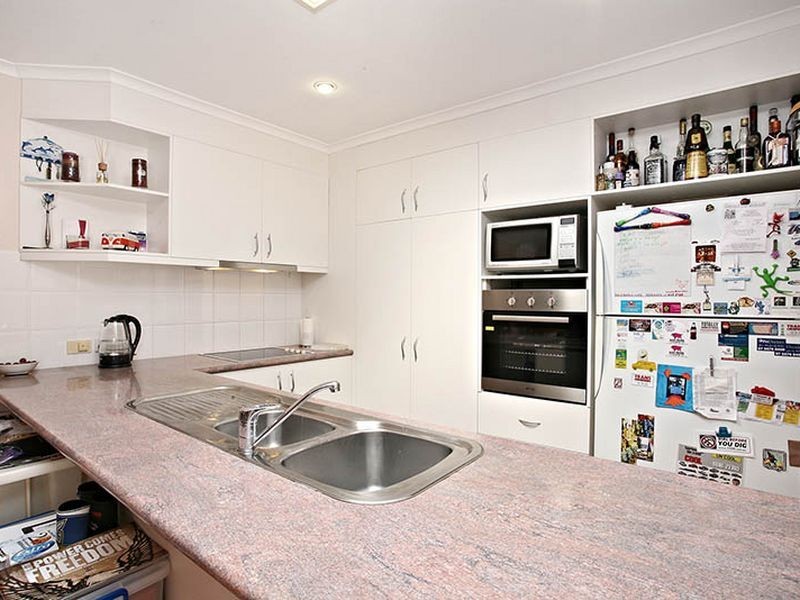 49 Saffron Street, Elanora QLD 4221