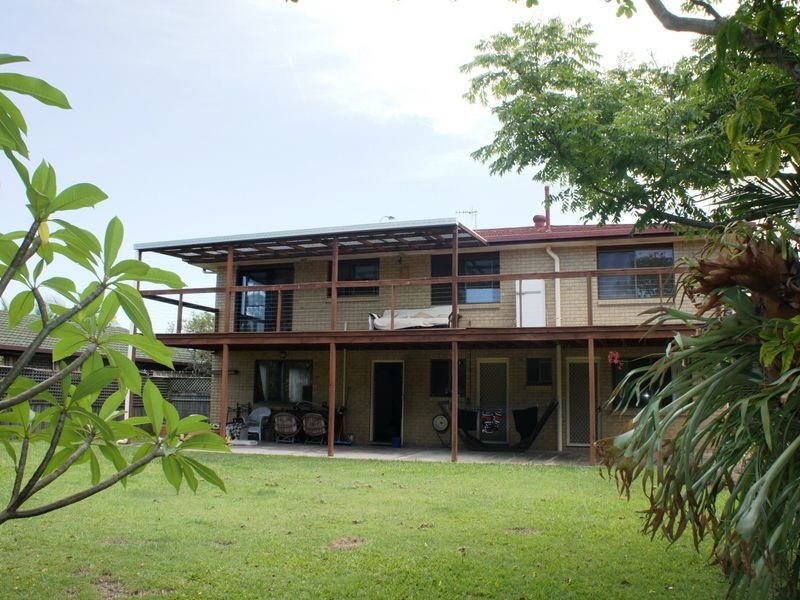 93 K P McGrath Dr, Elanora QLD 4221