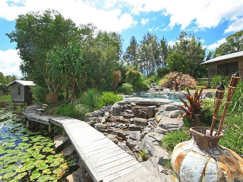 33 Dungogie Drive, Tallebudgera QLD 4228