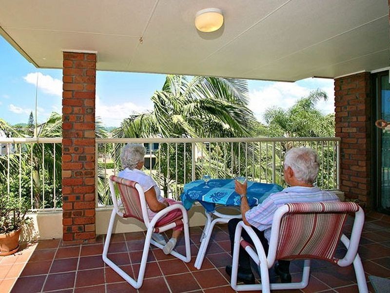 5/11 Tenth Ave, Palm Beach QLD 4221