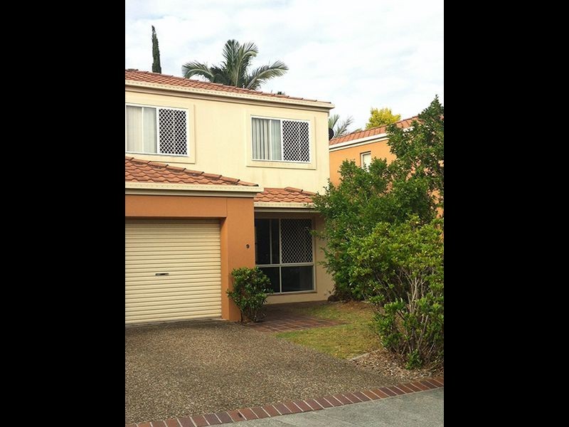 9/1 Warbler Parade, Varsity Lakes QLD 4227