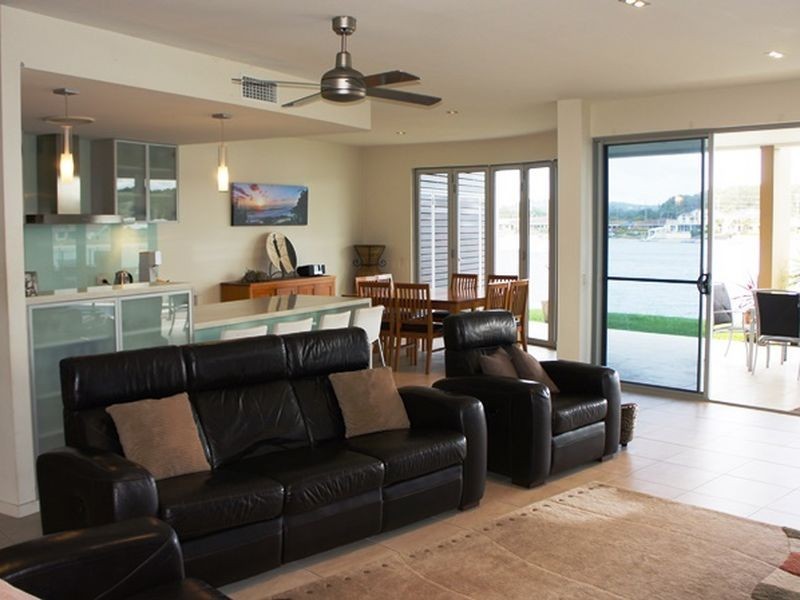 2/86 Parnki Parade, Palm Beach QLD 4221