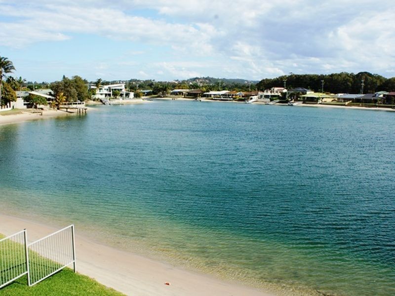 2/86 Parnki Parade, Palm Beach QLD 4221