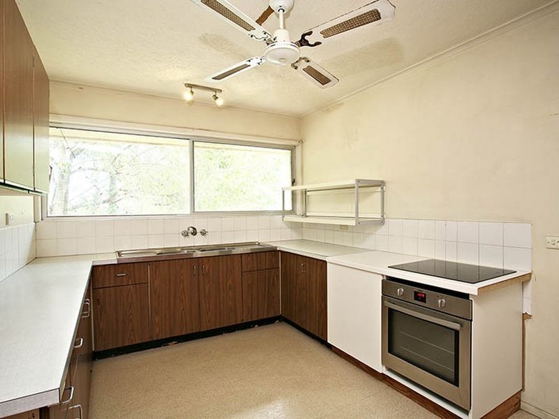 2A Cotton St, Burleigh Heads QLD 4220