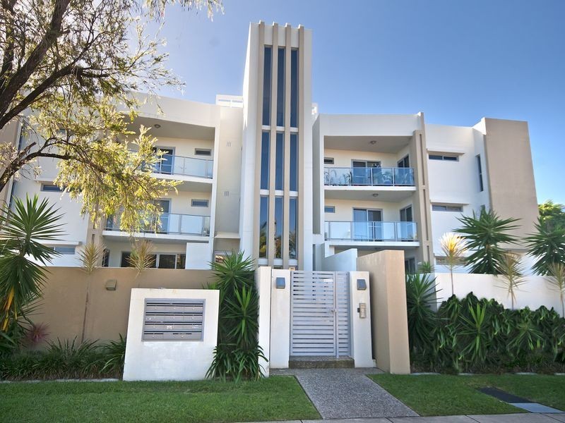 2/63 Tallebudgera Drive, Palm Beach QLD 4221
