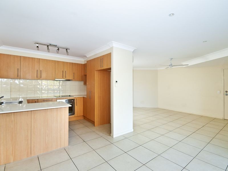 2/63 Tallebudgera Drive, Palm Beach QLD 4221