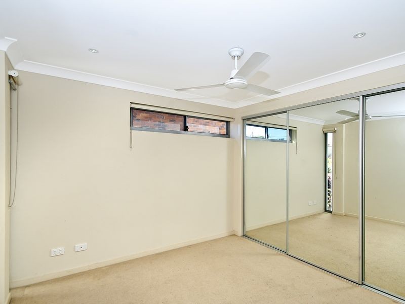 2/63 Tallebudgera Drive, Palm Beach QLD 4221