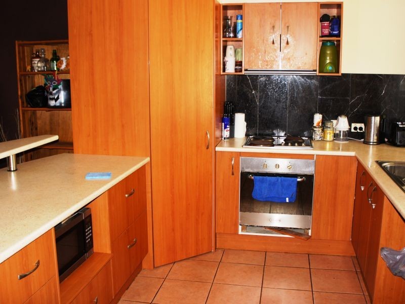 9 Bushtree Court, Burleigh Waters QLD 4220