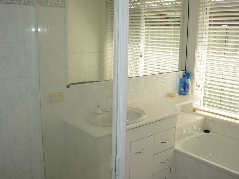 9 Bushtree Court, Burleigh Waters QLD 4220