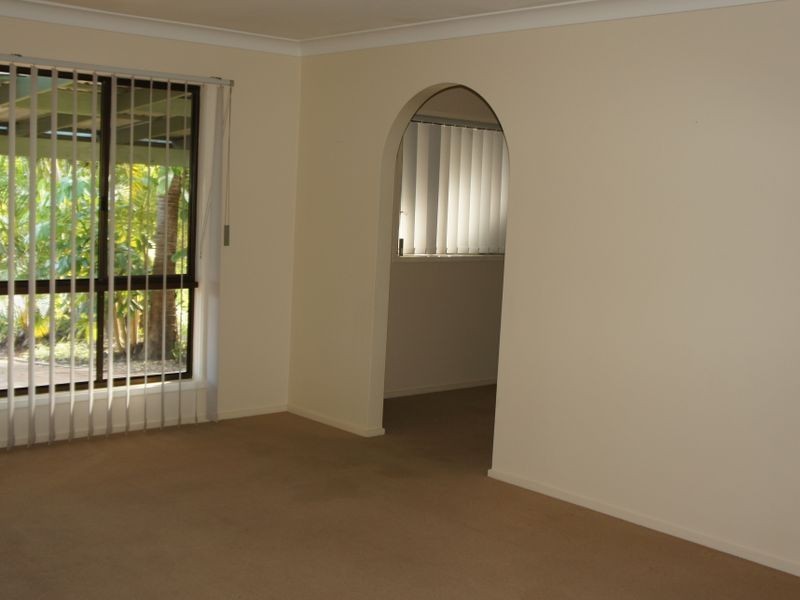 26 Kaffia Court, Elanora QLD 4221