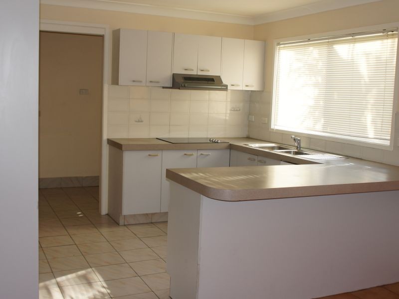 26 Kaffia Court, Elanora QLD 4221