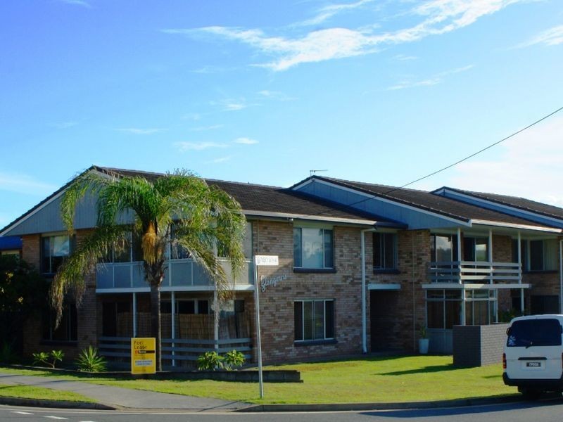 4/2 Twenty Sixth Avenue, Palm Beach QLD 4221