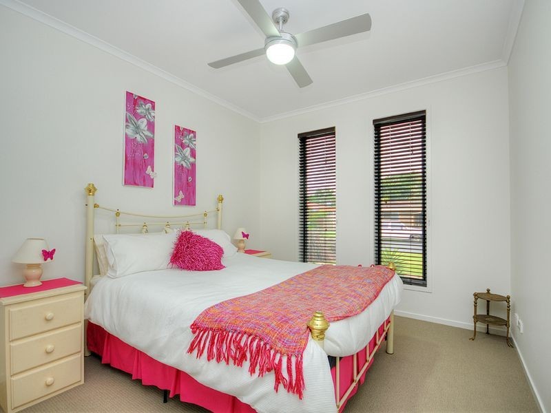 17 Mokera Avenue, Palm Beach QLD 4221