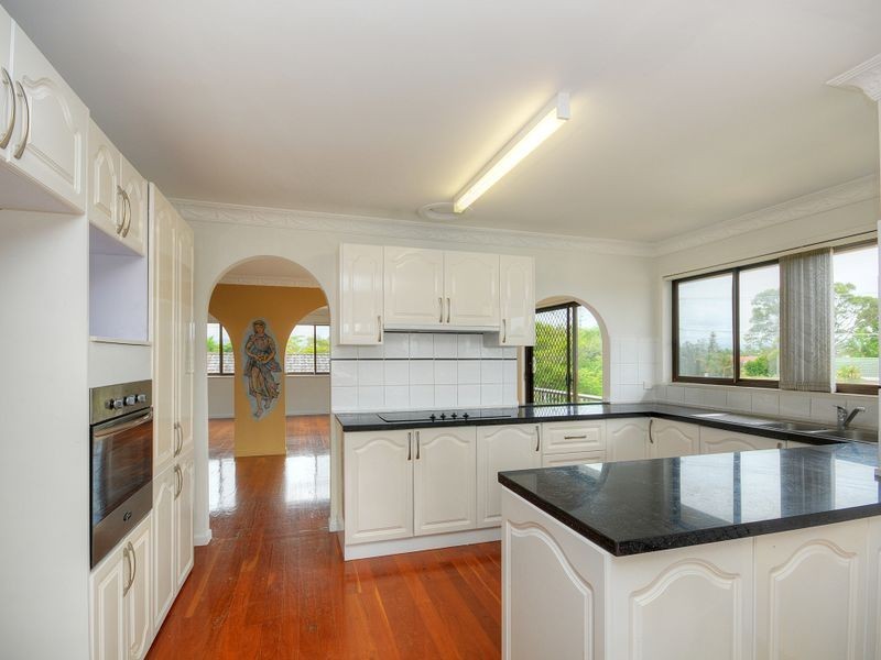 38 Sandpiper Drive, Burleigh Heads QLD 4220