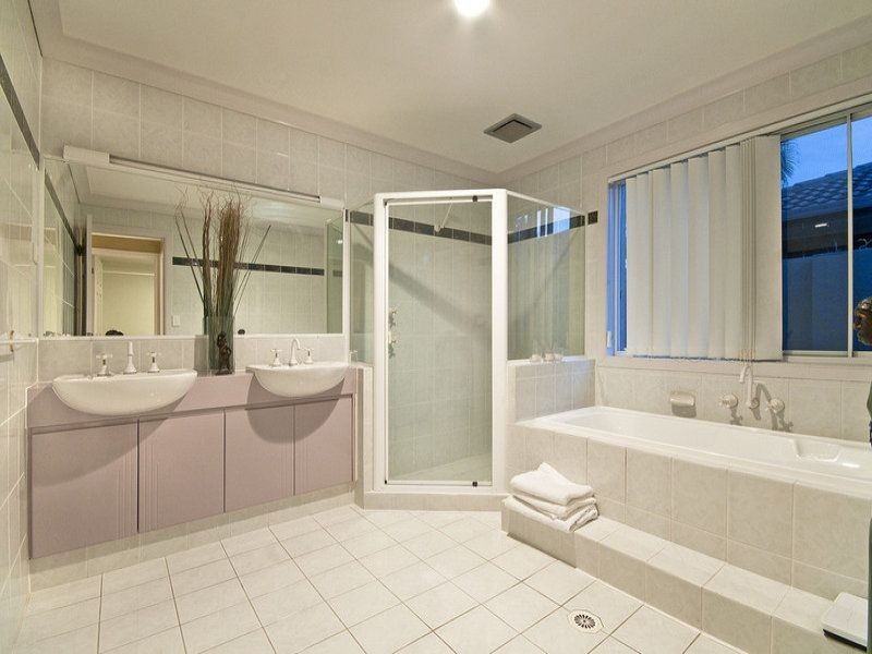 258 Nineteenth Avenue, Elanora QLD 4221