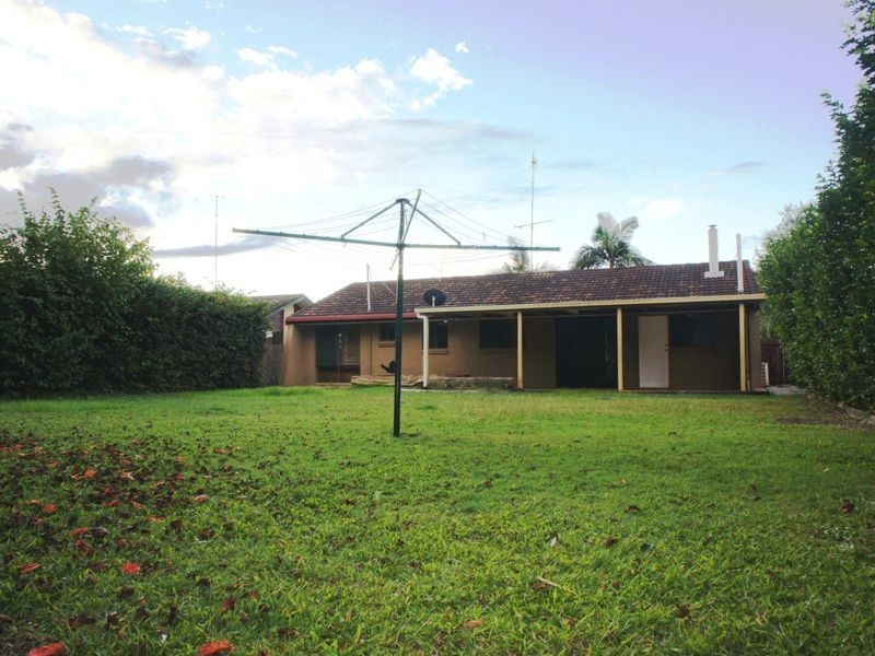 32 Japonica Dr, Palm Beach QLD 4221