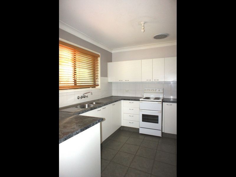 32 Japonica Dr, Palm Beach QLD 4221