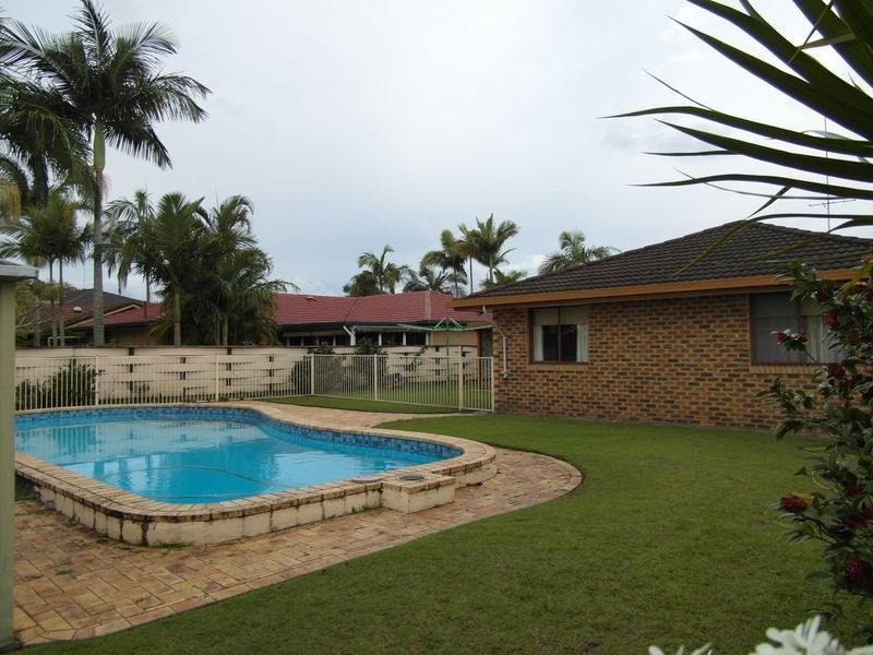 28 Diplacus Drive, Palm Beach QLD 4221