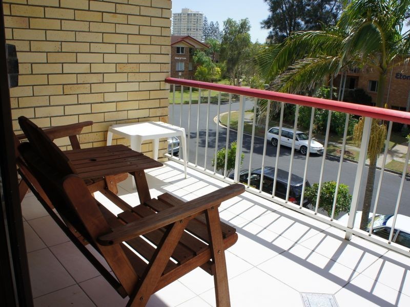 6/4 Allara Ave, Palm Beach QLD 4221