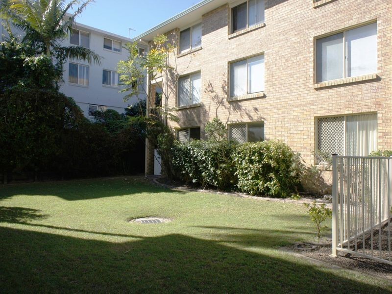 1/1 Rolan Court, Palm Beach QLD 4221