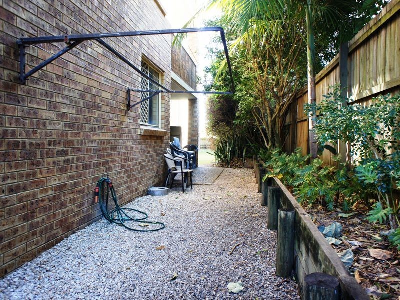 1/1 Rolan Court, Palm Beach QLD 4221