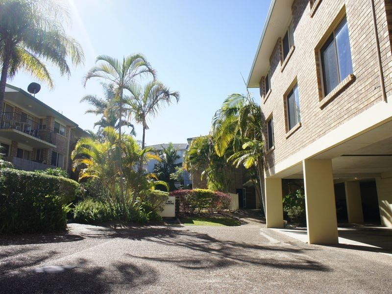 1/1 Rolan Court, Palm Beach QLD 4221