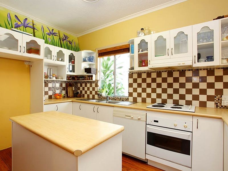 27 Fourteenth Avenue, Palm Beach QLD 4221