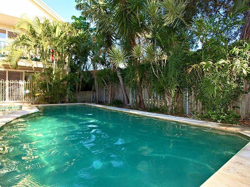 27 Fourteenth Avenue, Palm Beach QLD 4221