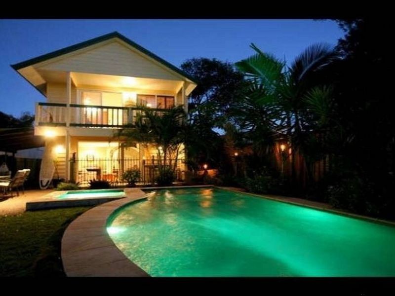 27 Fourteenth Avenue, Palm Beach QLD 4221