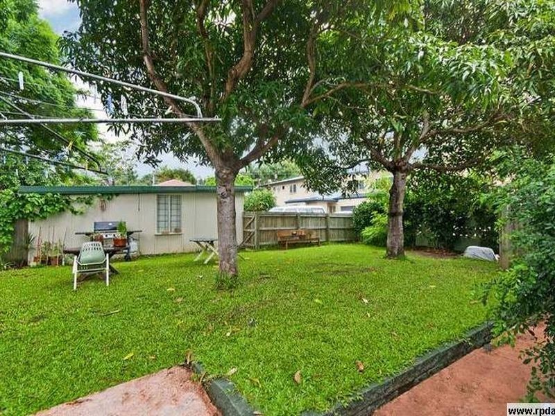 52 Second Av, Palm Beach QLD 4221