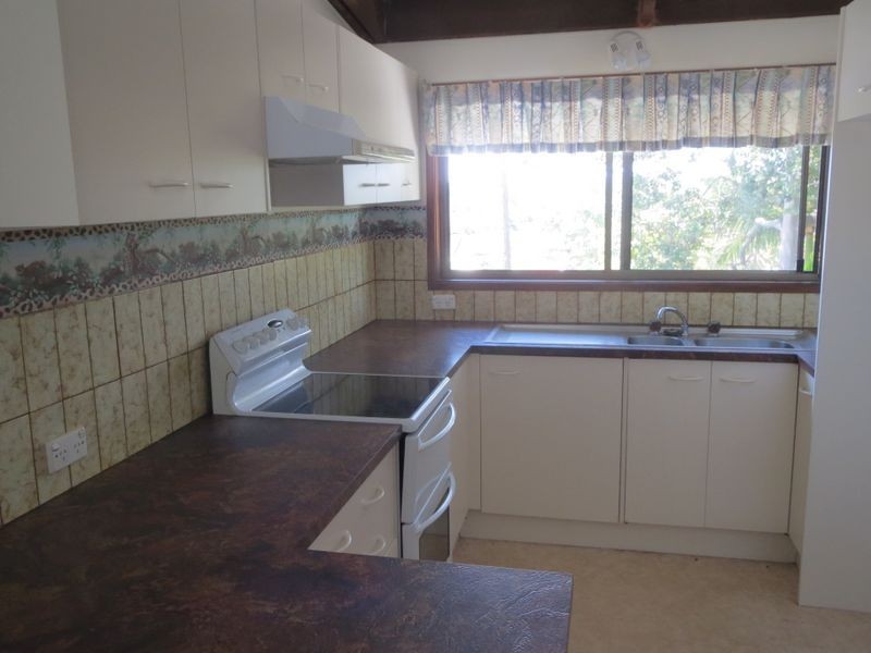 4 Ponderosa Court, Elanora QLD 4221