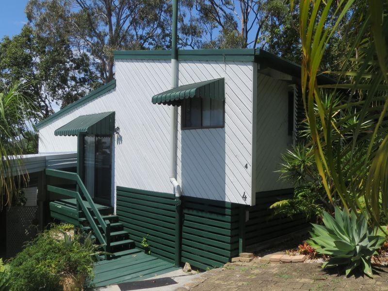 4 Ponderosa Court, Elanora QLD 4221