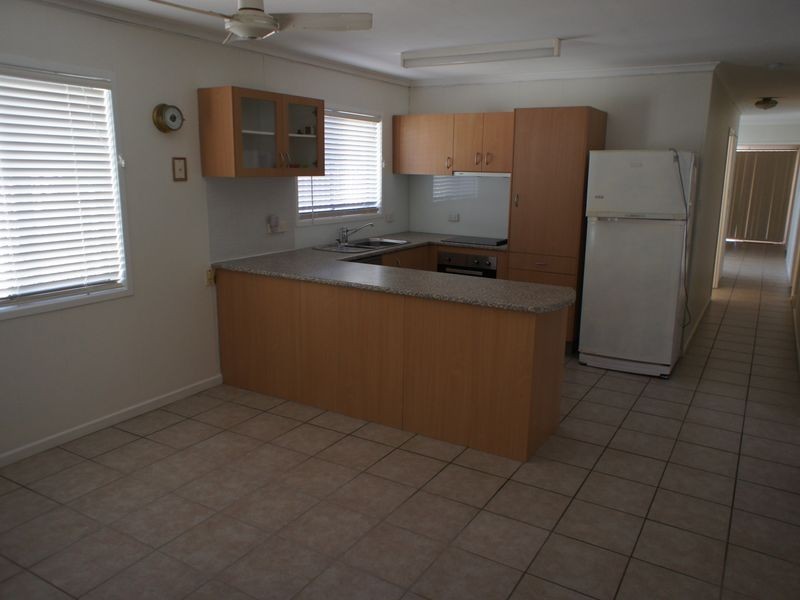 27 Twelfth Avenue, Palm Beach QLD 4221