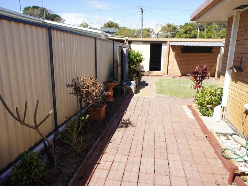 27 Twelfth Avenue, Palm Beach QLD 4221
