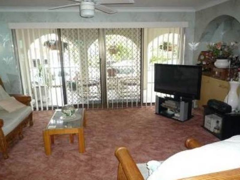 2/9 Railway Street, Southport QLD 4215