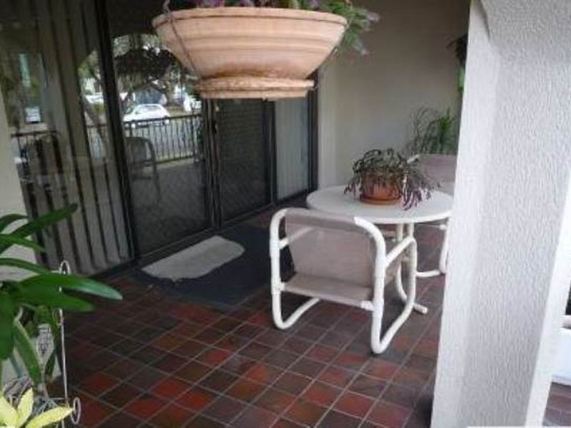2/9 Railway Street, Southport QLD 4215