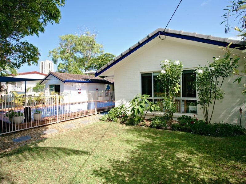 28 Ferny Fairway, Burleigh Waters QLD 4220