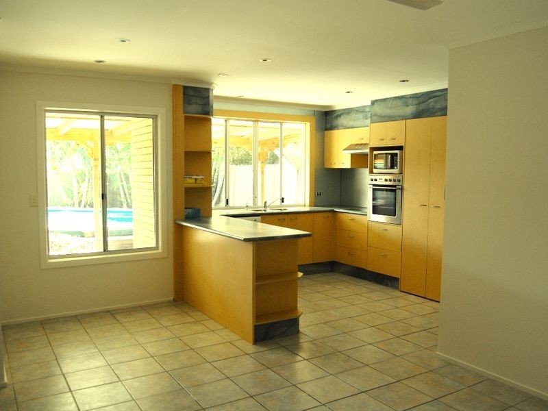 36 Tenth Avenue, Palm Beach QLD 4221