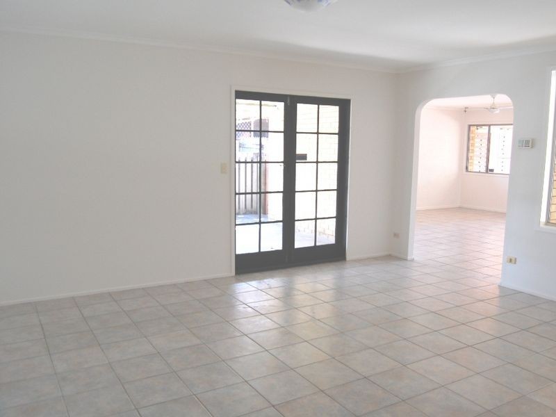 36 Tenth Avenue, Palm Beach QLD 4221