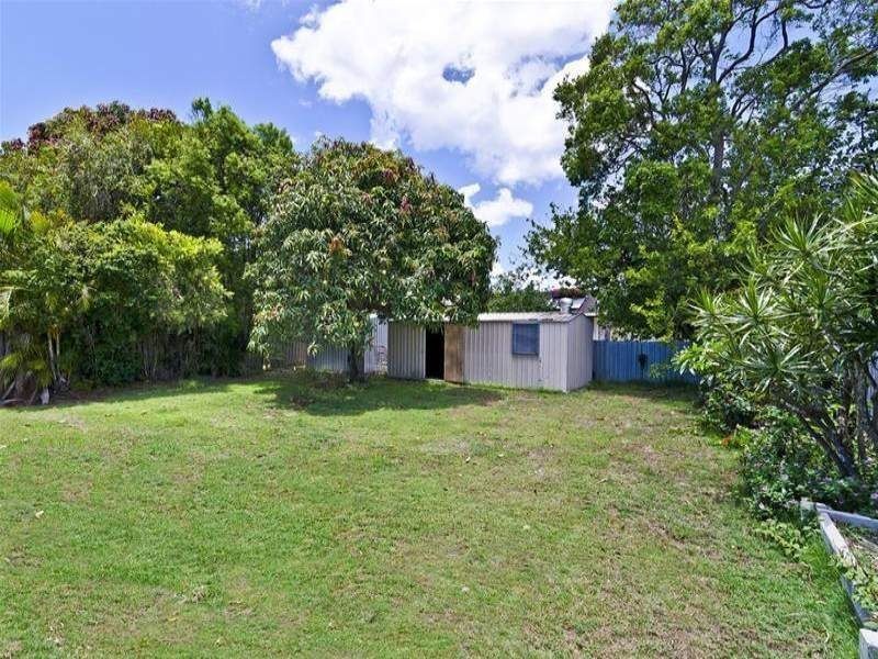 36 Tenth Avenue, Palm Beach QLD 4221