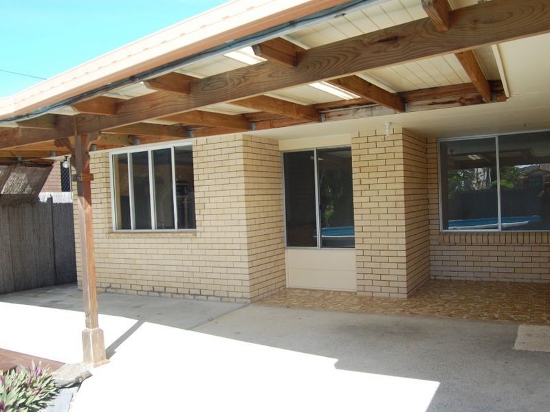 36 Tenth Avenue, Palm Beach QLD 4221