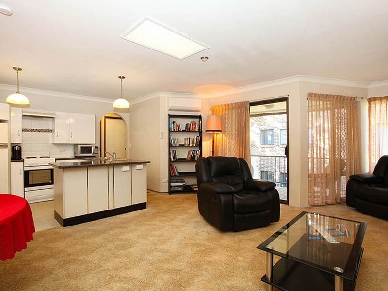 4/5 Nalla Court, Palm Beach QLD 4221