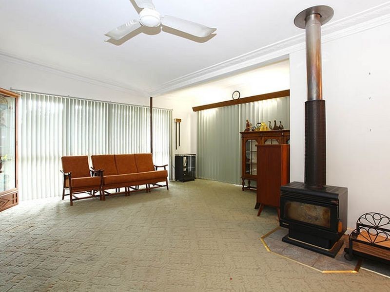 2 Leyte Avenue, Palm Beach QLD 4221