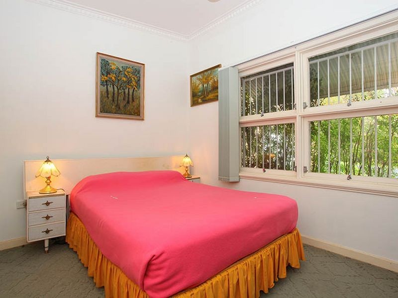 2 Leyte Avenue, Palm Beach QLD 4221
