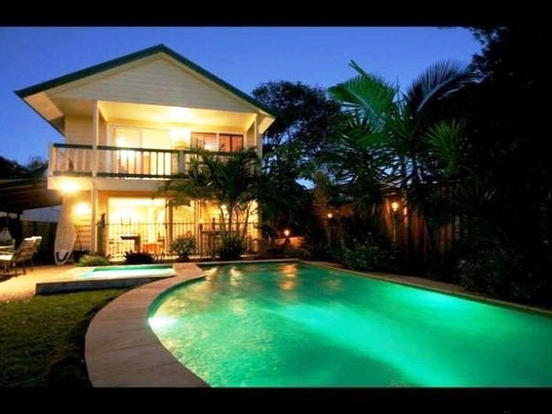 27 Fourteenth Avenue, Palm Beach QLD 4221