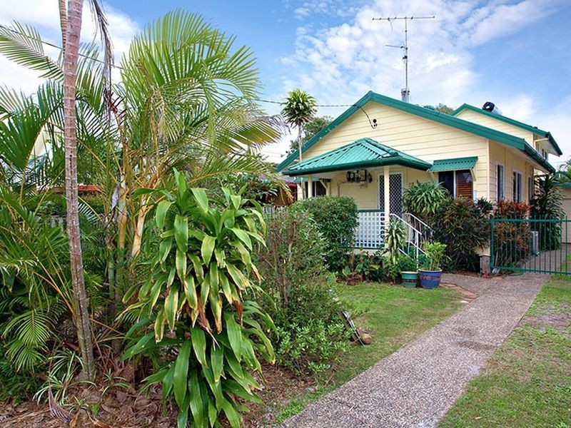 27 Fourteenth Avenue, Palm Beach QLD 4221